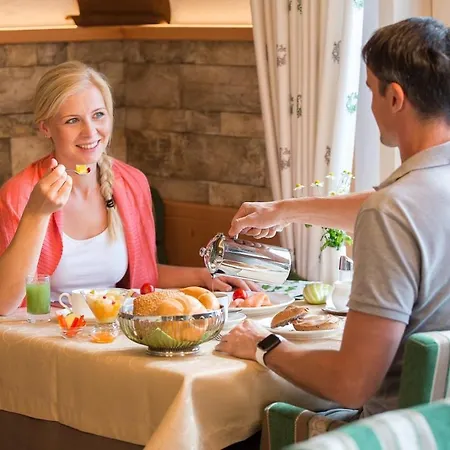 Sporthof Austria Hotel 3*